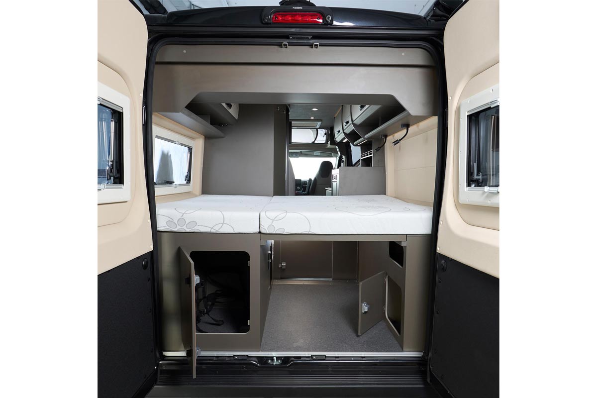 Bravia Swan 599 Van
