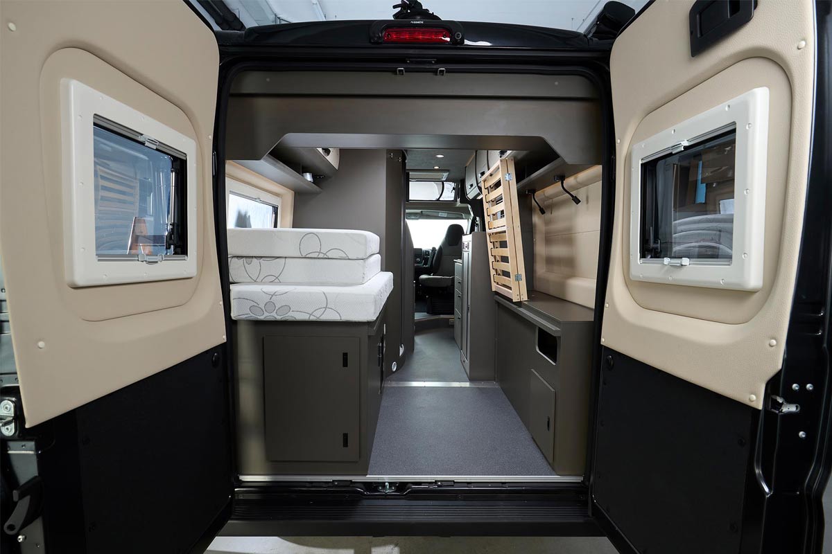 Bravia Swan 599 Van